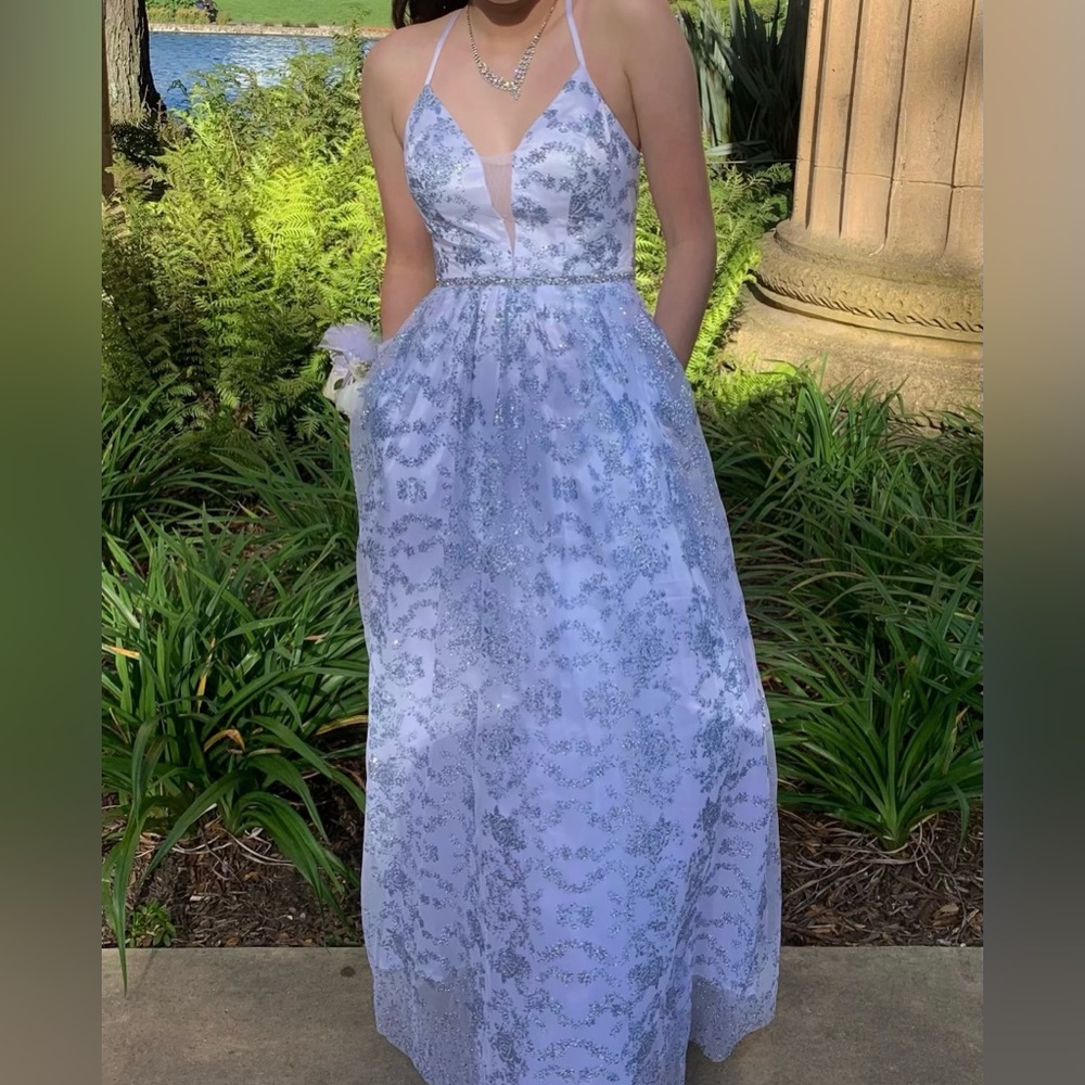 Camille La Vie White Blue Rose Dress